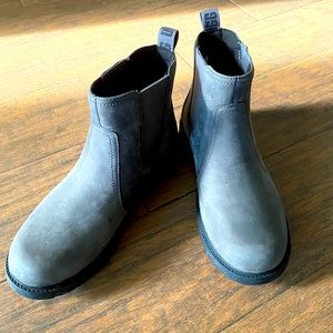 Women’s UGG Chelsea boots